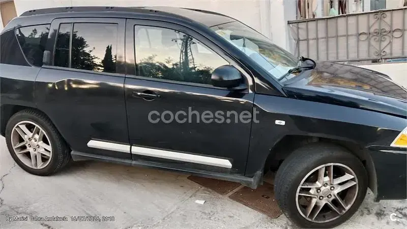 Usado Jeep Compass Limited 136 CV (100 kW) 2011 Negro SUV