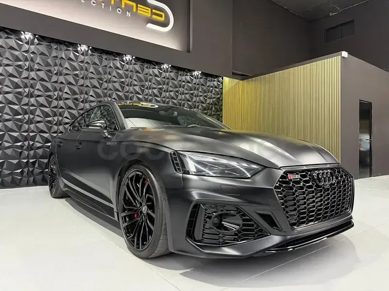 Usado Audi RS5 Sportback 450 CV (330 kW) 2022 Negro Berlina