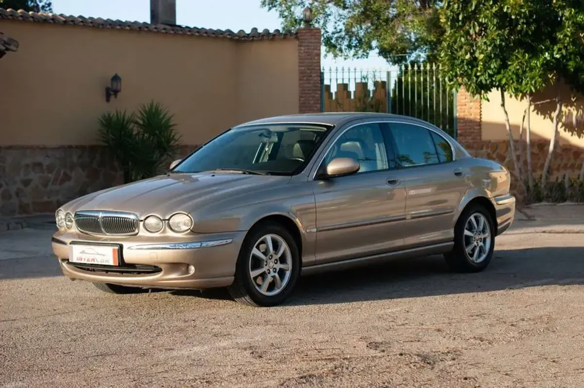 Usado Jaguar X-type Classic 129 CV (94 kW) 2004 Beige Familiar