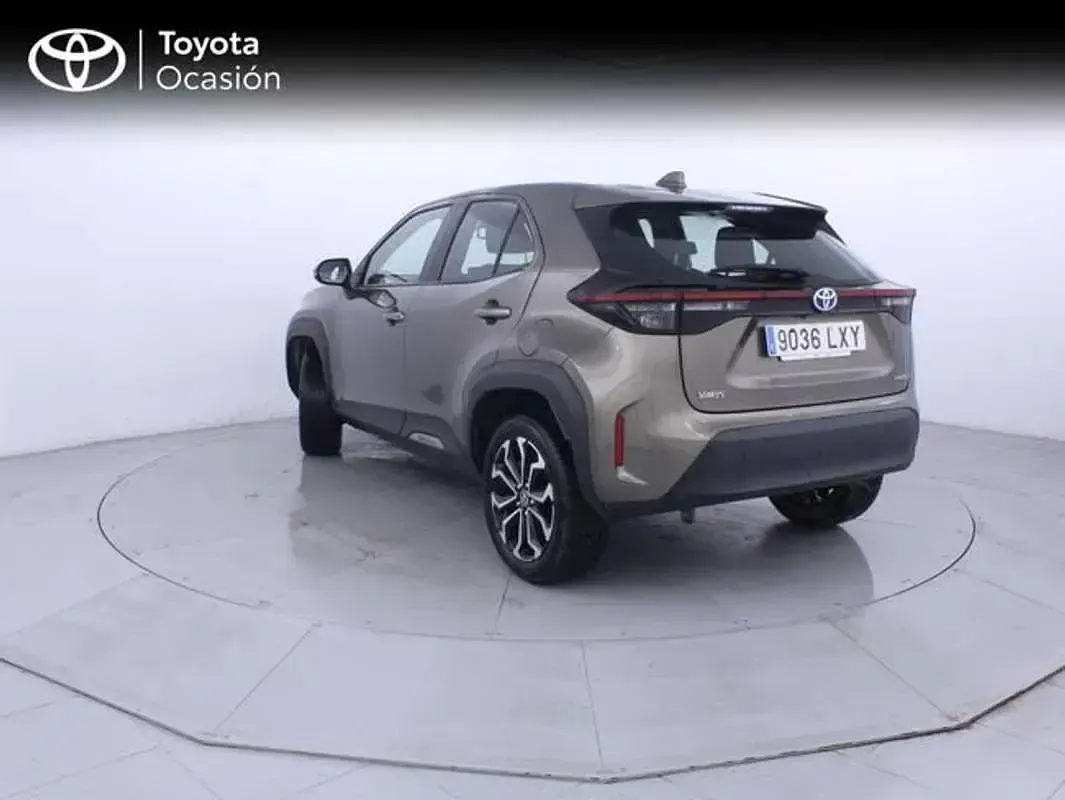 Usado Toyota Yaris Cross Active 116 CV (85 kW) 2022 Marrón SUV