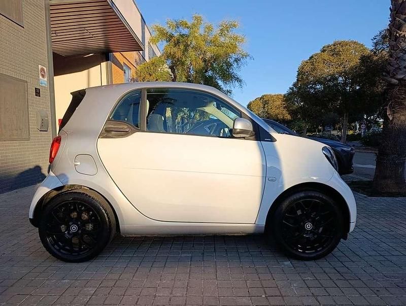 Usado Smart ForTwo Coupé Prime 71 CV (52 kW) 2016 Blanco Coupe
