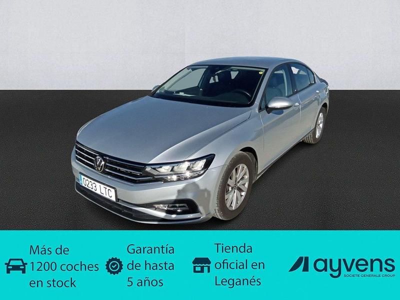 Gris plata Usado 2021 VW Passat Business Berlina | 21.900 € (Precio justo) - Imagen 1/4