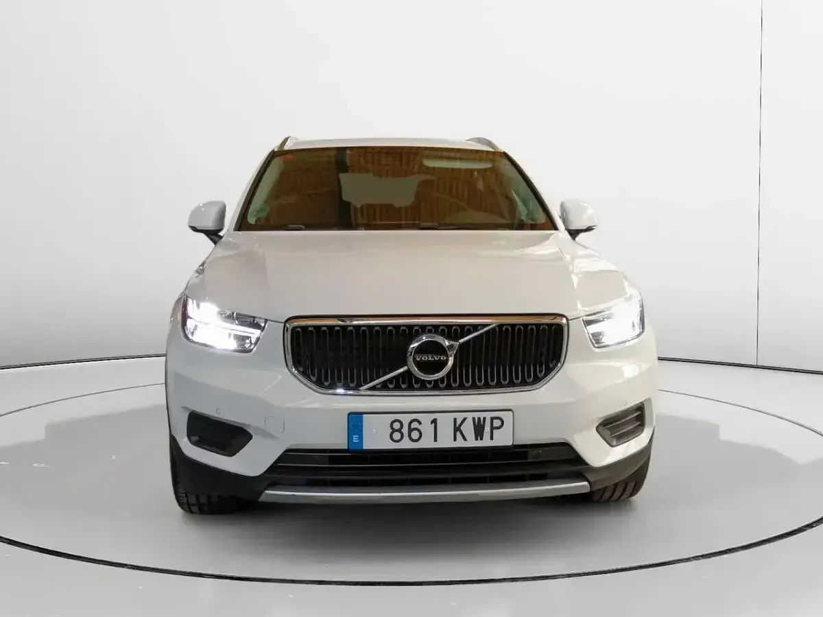 Usado Volvo XC40 Momentum 150 CV (110 kW) 2019 Blanco SUV