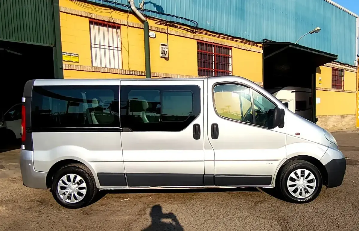 Usado Opel Vivaro 114 CV (83 kW) 2011 Gris Monovolumen