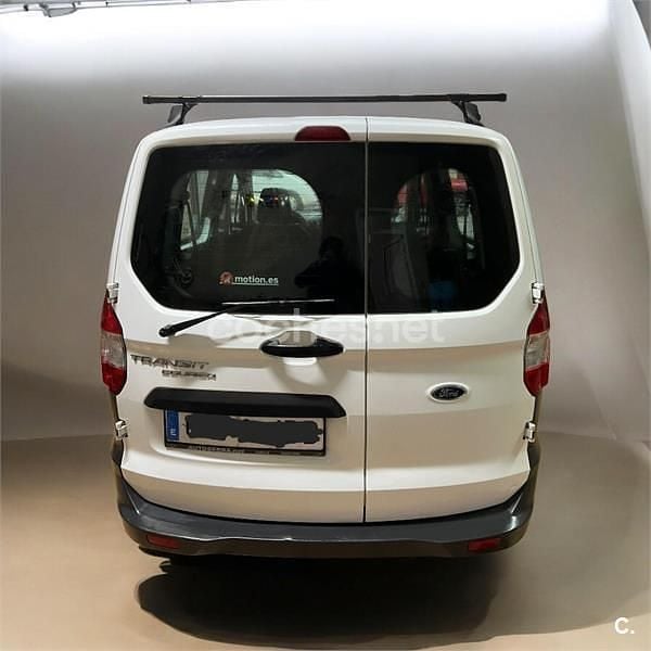 Usado Ford Tourneo Courier Ambiente 75 CV (55 kW) 2015 Blanco Monovolumen