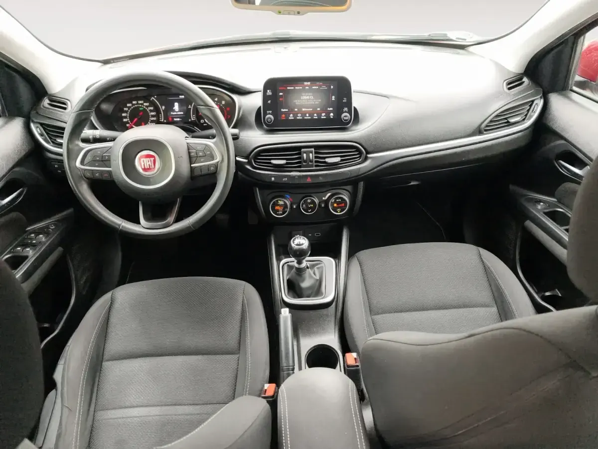 Usado Fiat Tipo Lounge 95 CV (69 kW) 2019 Rojo Berlina