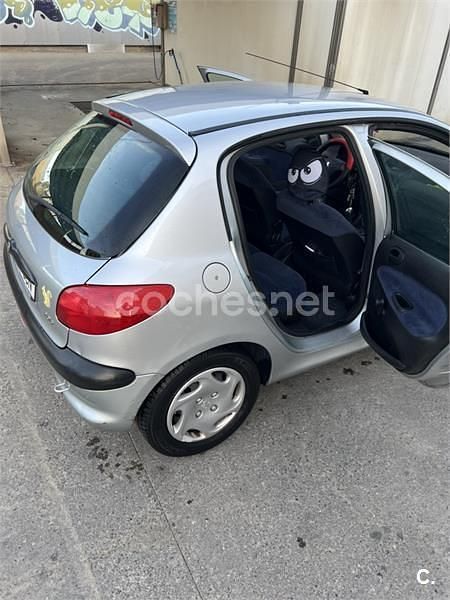 Gris / plata Usado 2002 Peugeot 206 Berlina | 2300 € (Precio justo) - Imagen 1/4