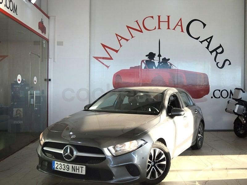 Usado Mercedes A180 116 CV (85 kW) 2022 Gris / plata Berlina