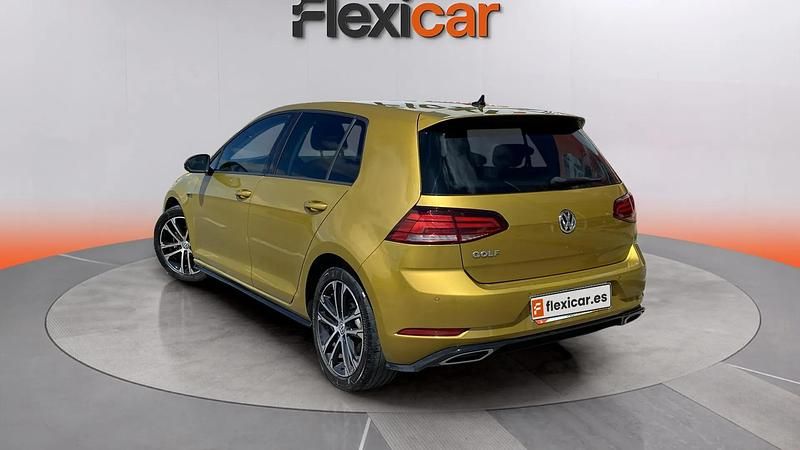 Usado VW Golf VII Sportline 150 CV (110 kW) 2018 Amarillo Utilitario