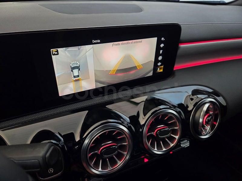 Usado Mercedes CLA200 150 CV (110 kW) 2021 Azul Berlina