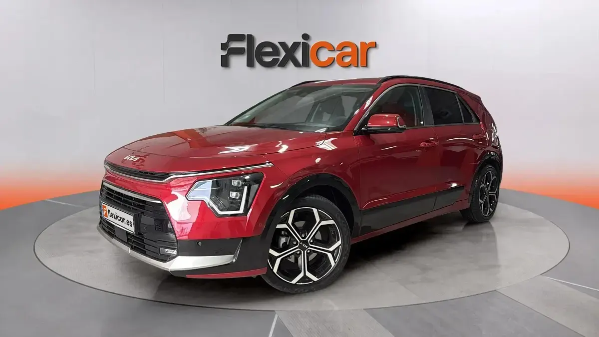 Usado Kia Niro 141 CV (103 kW) 2023 Granate SUV