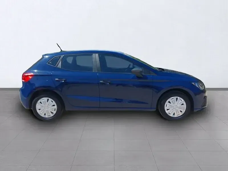 Usado Seat Ibiza Reference 80 CV (58 kW) 2018 Azul Utilitario