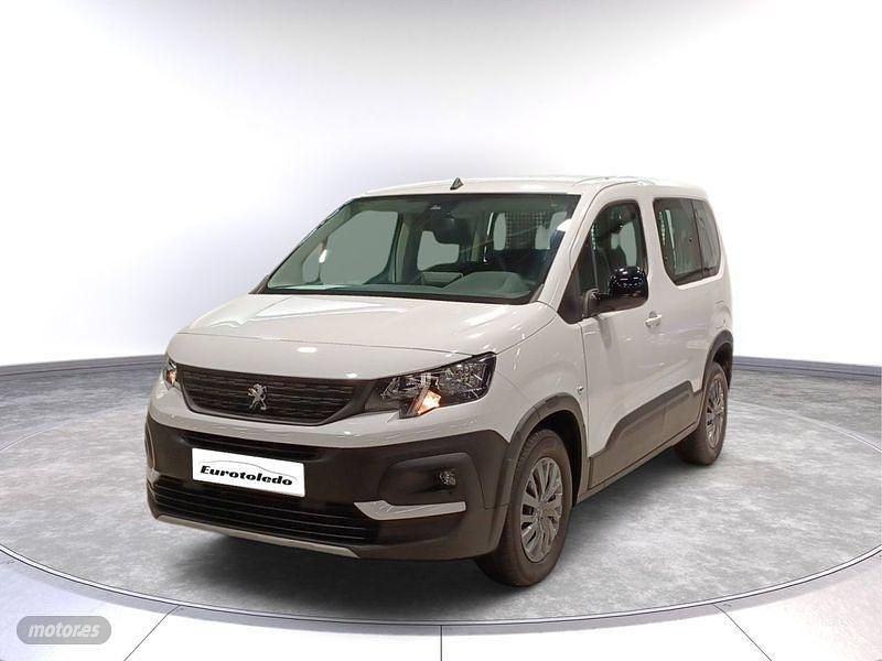 Usado Peugeot Rifter Allure 100 CV (73 kW) 2023 Blanco Monovolumen