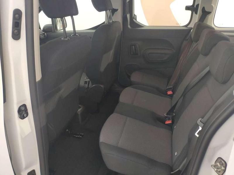 Usado Peugeot Rifter Active 101 CV (74 kW) 2023 Blanco Monovolumen