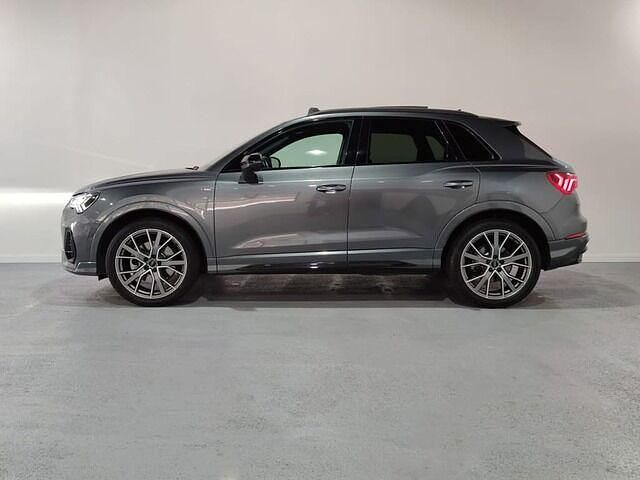 Usado Audi Q3 Ambiente 150 HP (110 kW) 2024 Cinzento SUV