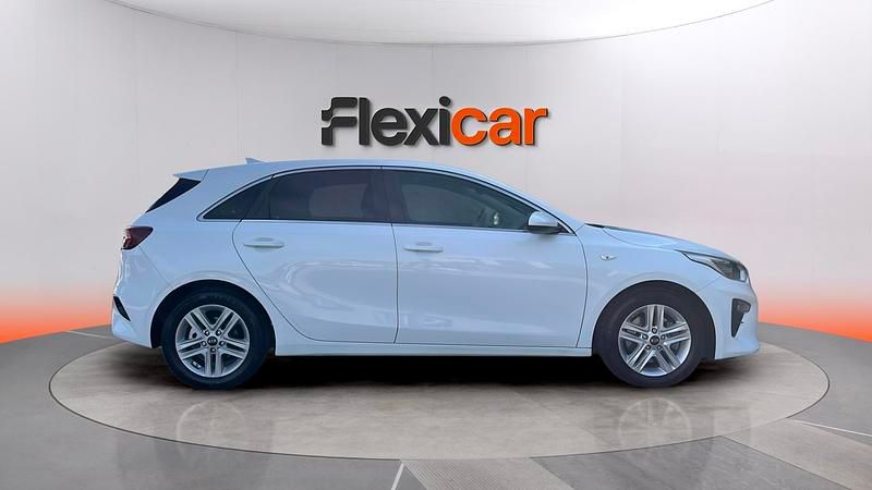 Usado Kia Ceed 120 CV (88 kW) 2019 Blanco Utilitario