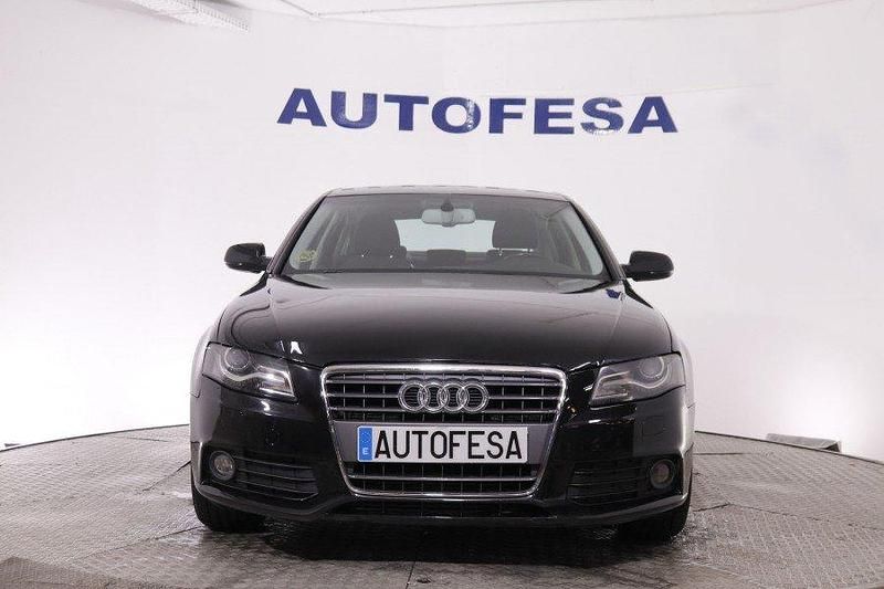 Usado Audi A4 143 CV (105 kW) 2012 Negro Berlina
