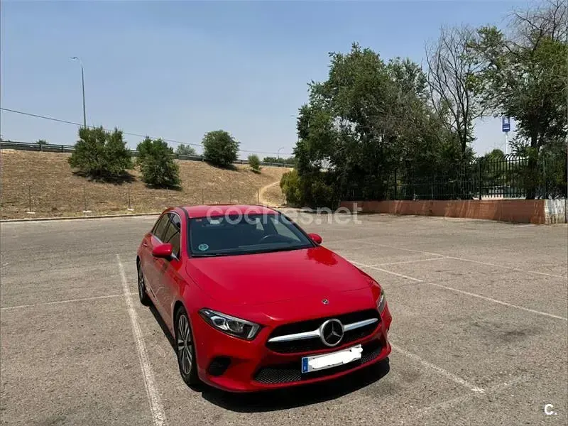 Usado Mercedes A180 122 CV (89 kW) 2019 Rojo Berlina