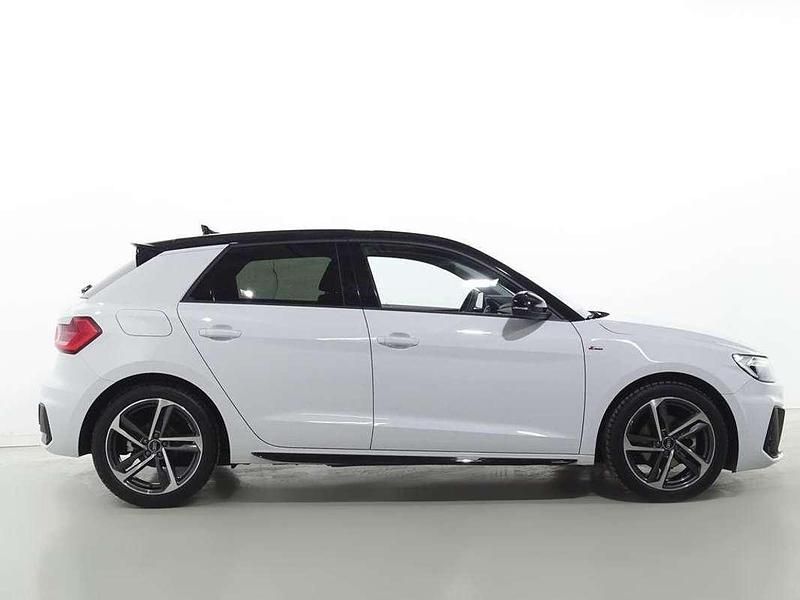 Usado Audi A1 Sportback Black Edition 116 CV (85 kW) 2025 Blanco Utilitario
