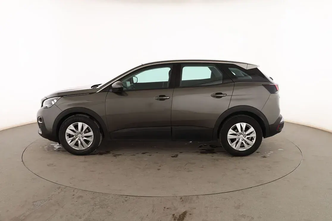 Usado Peugeot 3008 Active 120 CV (88 kW) 2017 Gris SUV