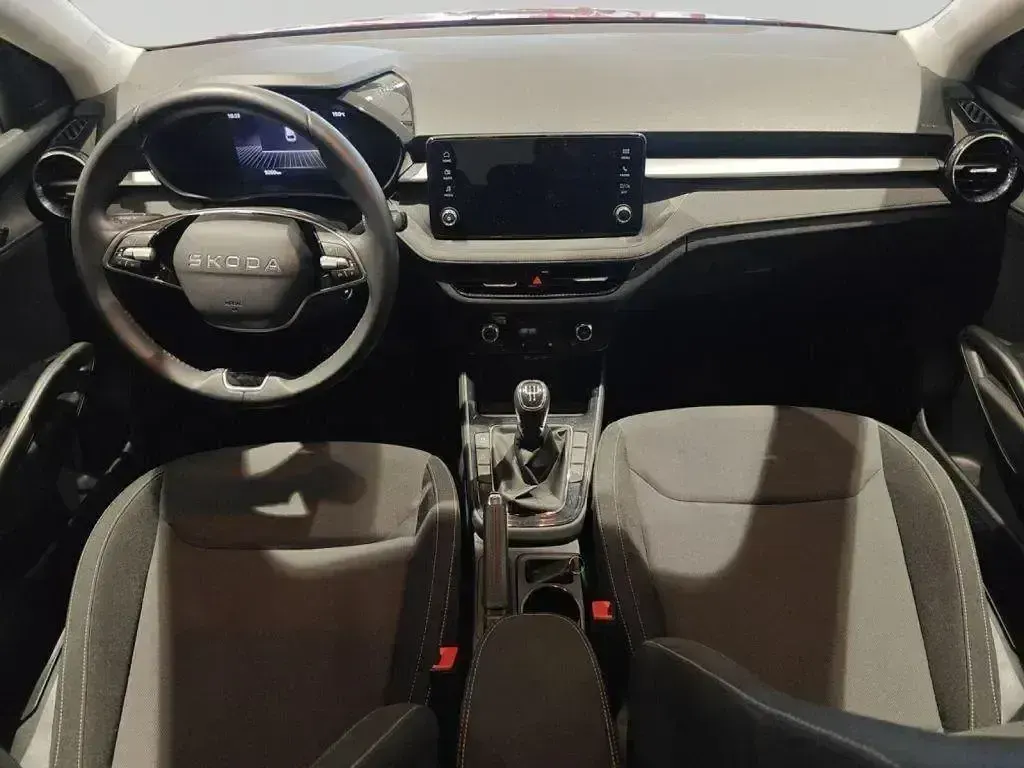 Nuevo Skoda Fabia Selection 115 CV (84 kW) 2025 Gris plata Utilitario