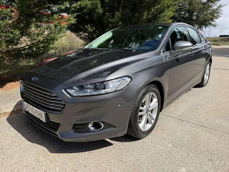 Usado Ford Mondeo Titanium 160 CV (117 kW) 2018 Gris Familiar