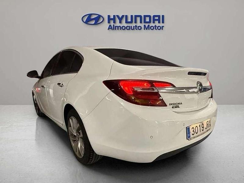 Usado Opel Insignia Excellence 136 CV (100 kW) 2016 Blanco Familiar