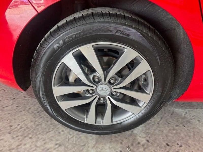 Brugt Hyundai i30 GO! 95 HK (69 kW) 2019 Rød Sedan