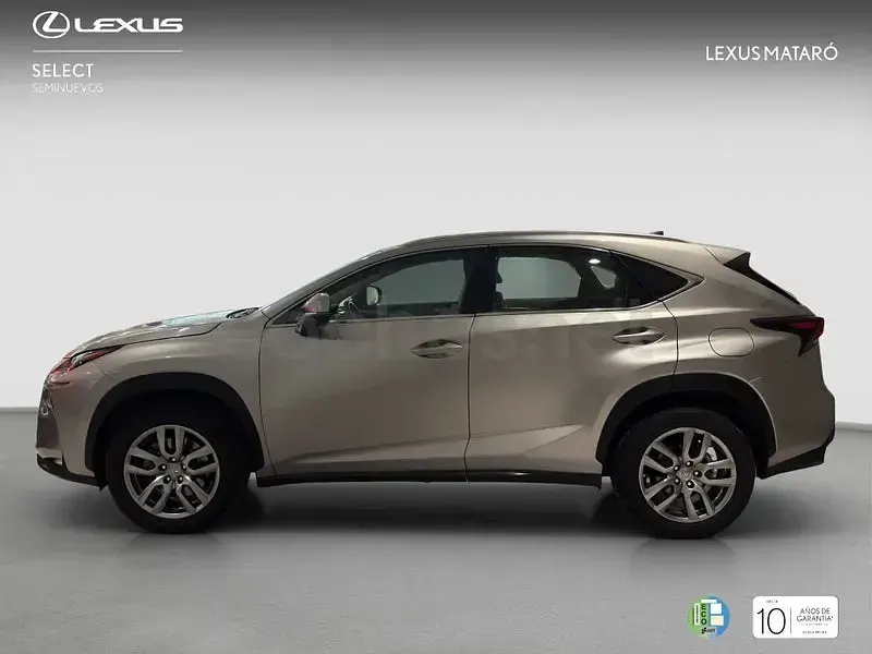 Usado Lexus NX300h Executive Line 197 CV (144 kW) 2017 Gris / plata SUV
