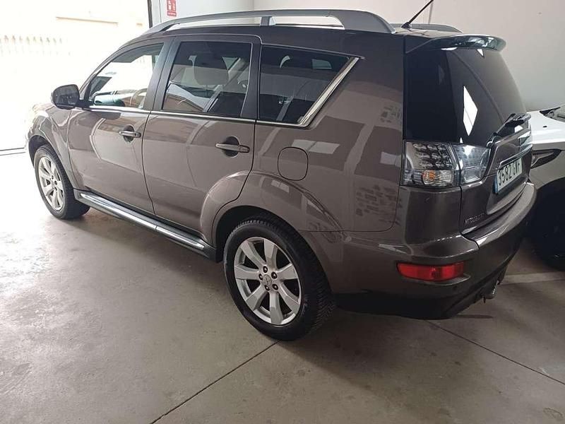 Usado Mitsubishi Outlander Motion 156 CV (114 kW) 2010 Gris SUV