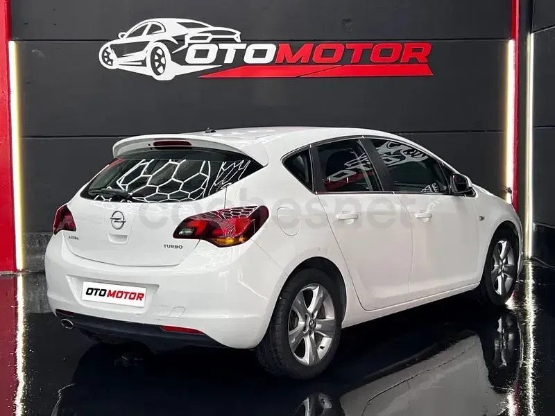 Usado Opel Astra Sport 140 CV (102 kW) 2010 Blanco Berlina