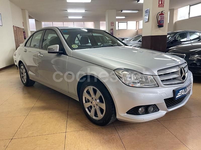 Usado Mercedes C220 Edition 170 CV (125 kW) 2011 Gris / plata Berlina