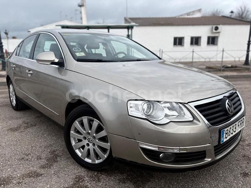Beige Usado 2007 VW Passat Advance Familiar | 4699 € (Buen precio) - Imagen 1/4