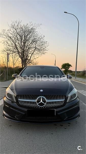 Usado Mercedes A180 AMG line 122 CV (89 kW) 2015 Negro Berlina