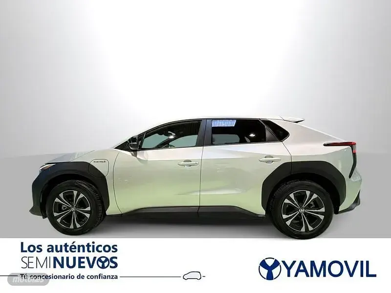 Usado Toyota bZ4X Plus 150 kW (204 CV) 2023 Plateado SUV