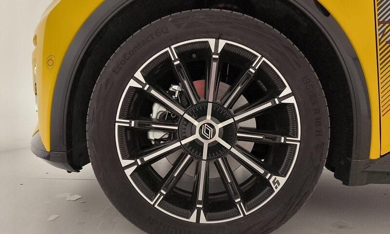 Usado Renault R5 Iconic 110 kW (150 CV) 2024 Amarillo Utilitario