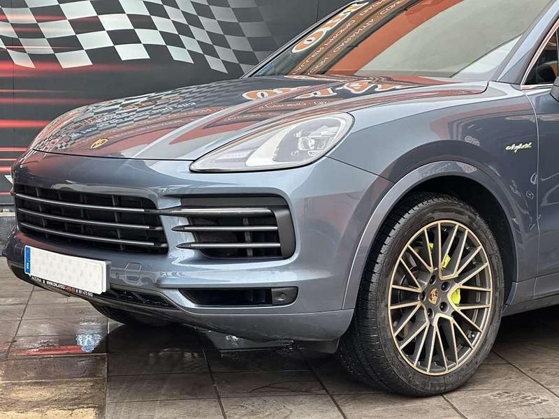 Käytetty Porsche Cayenne 462 HP (339 kW) 2020 Harmaa Katumaasturi