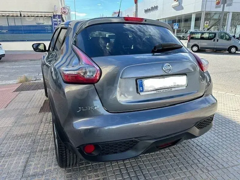 Usado Nissan Juke Acenta 112 CV (82 kW) 2019 Gris / plata SUV