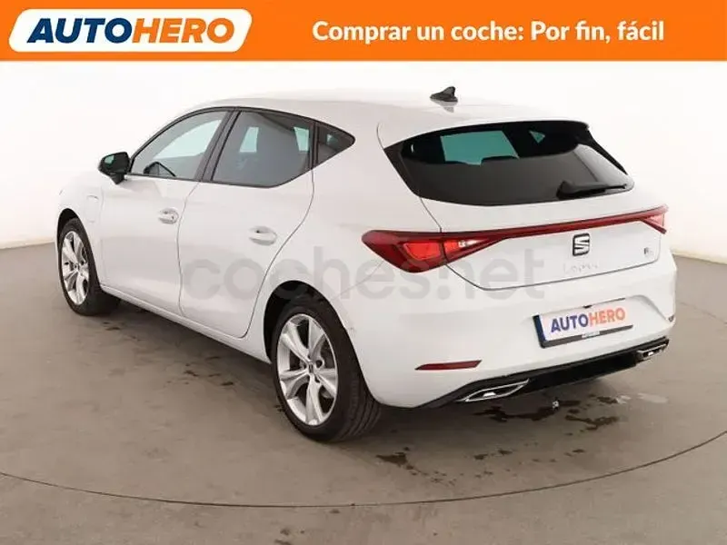 Usado Seat Leon FR 204 CV (150 kW) 2023 Blanco Berlina