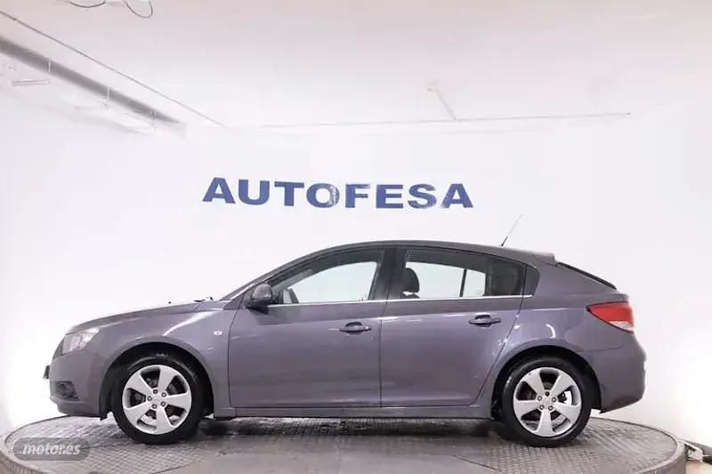 Usado Chevrolet Cruze LTZ 141 CV (103 kW) 2011 Gris