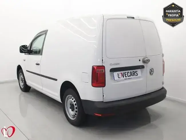 Käytetty VW Caddy 102 HP (75 kW) 2021 Valkoinen Tila-auto