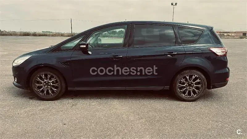 Usado Ford S-MAX Trend 120 CV (88 kW) 2015 Azul Monovolumen