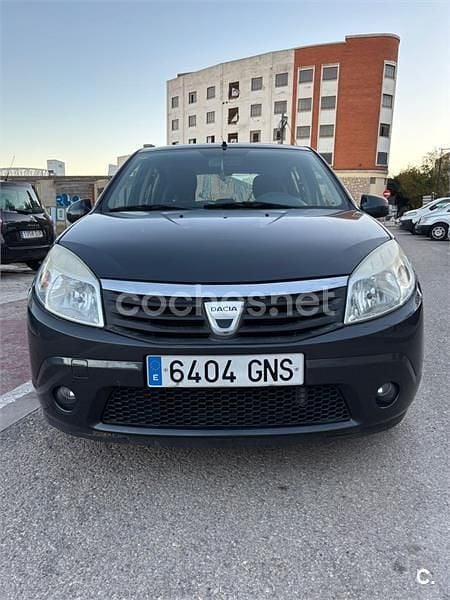 Negro Usado 2009 Dacia Sandero Base Berlina | 3500 € (Precio justo) - Imagen 1/4