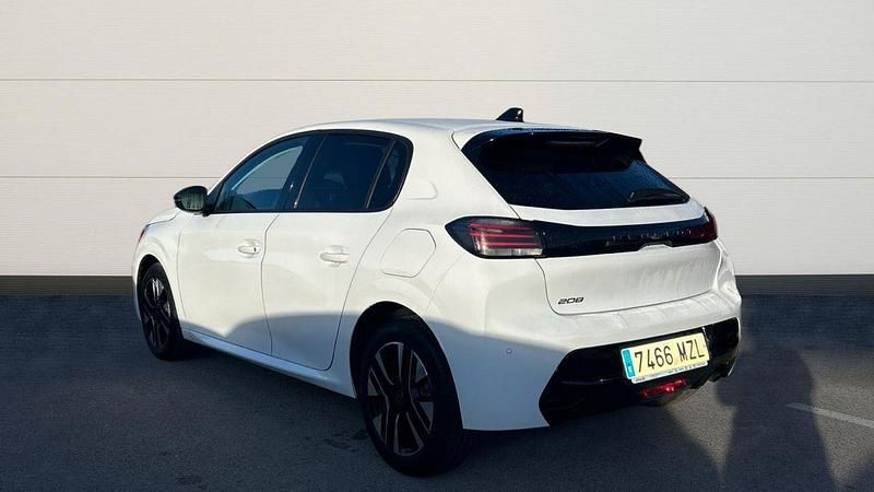 Usado Peugeot 208 Allure 100 CV (73 kW) 2025 Blanco Utilitario