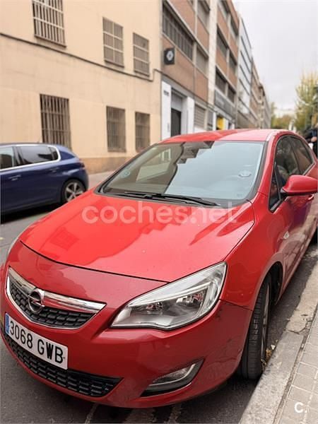 Rojo Usado 2010 Opel Astra Enjoy Berlina | 3600 € (Super precio) - Imagen 1/4