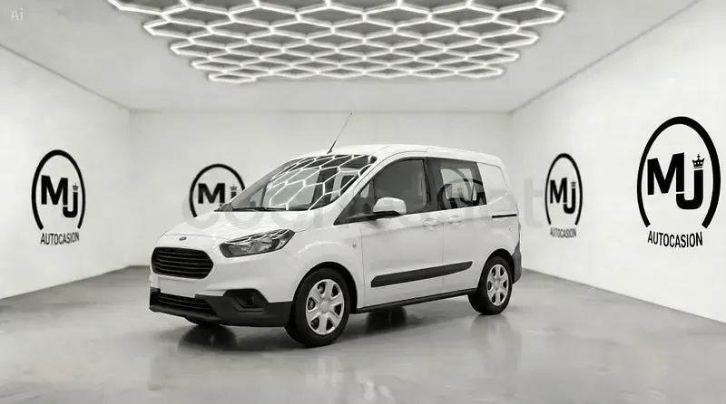 Usado Ford Tourneo Courier Ambiente 75 CV (55 kW) 2019 Blanco Monovolumen