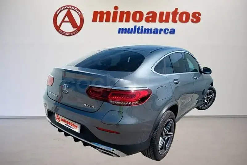 Usado Mercedes GLC220 194 CV (142 kW) 2021 Gris / plata Coupe
