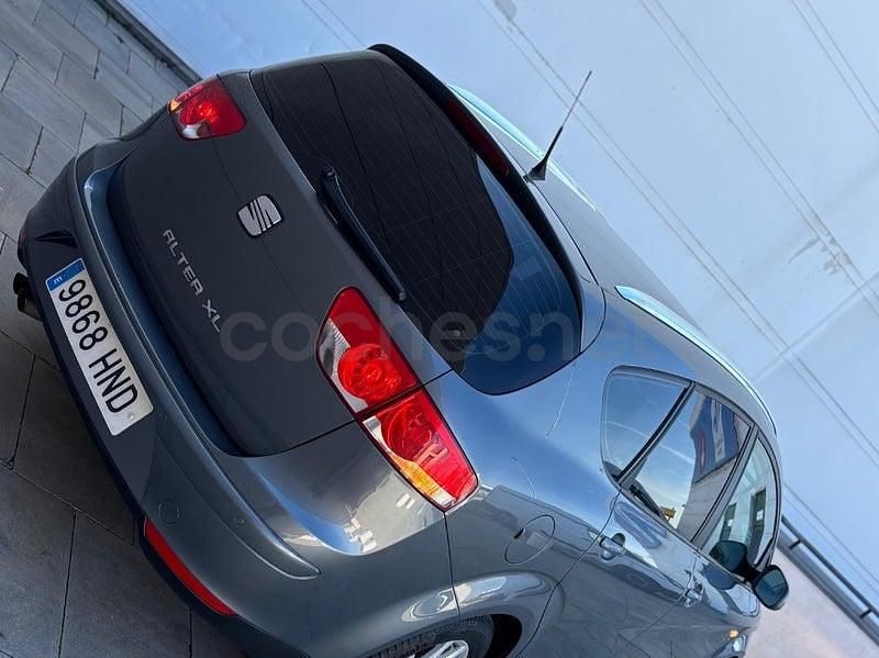 Usado Seat Altea XL Style 140 CV (102 kW) 2012 Gris / plata Monovolumen