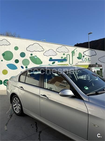 Usado BMW 318 143 CV (105 kW) 2009 Gris / plata Berlina