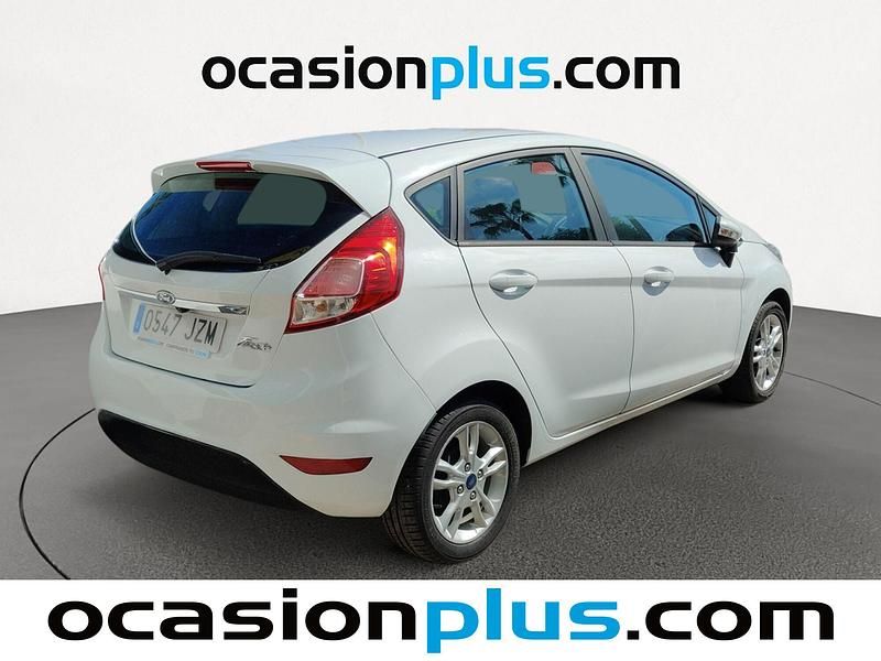 Usado Ford Fiesta Trend 75 CV (55 kW) 2017 Blanco Utilitario